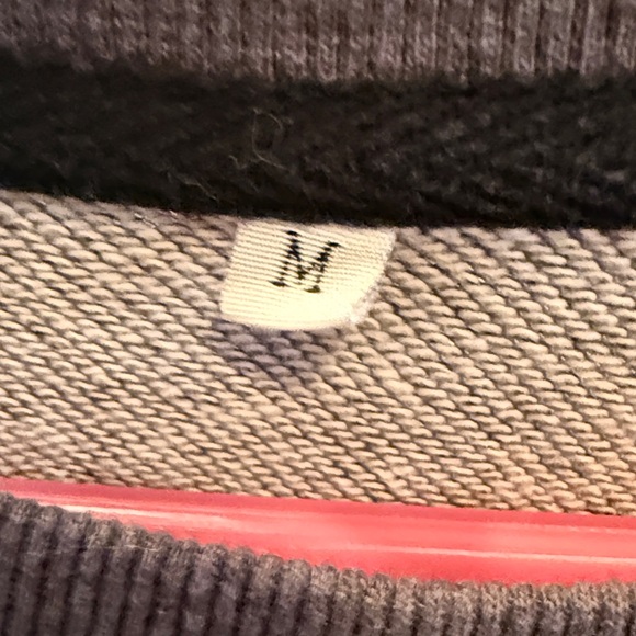 Women's Black Graphic Crop‎ Top - Picture 2 of 3